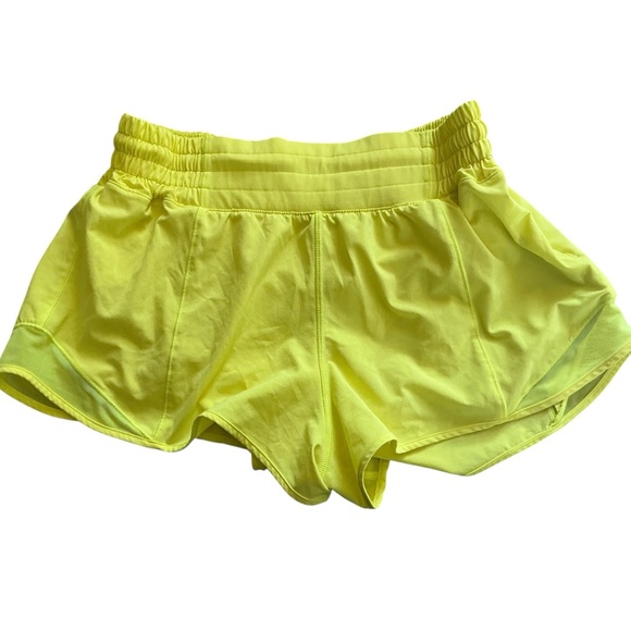 Lululemon hotty hot 2.5” high rise electric lemon lined shorts Sz 6 Rare - Picture 6 of 11